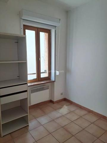 Location Appartement 2 pièces 25 m2 à Salernes
