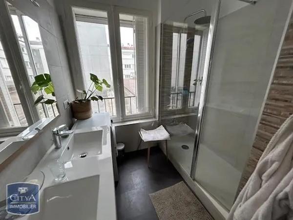 Appartement à louer 3 pièces 85.65m²