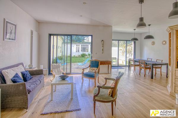 Versailles Porchefontaine Maison 9 pîèces environ 180 m² habitables sur parcelle de 330 m² €1 195 000 ** - Référence 27653