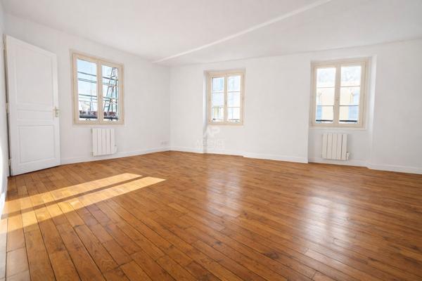 Appartement Saint Germain En Laye 1 pièce(s) €260 000 ** - Référence 18173