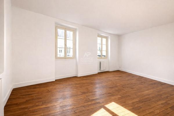 Appartement Saint Germain En Laye 1 pièce(s) €260 000 ** - Référence 18173