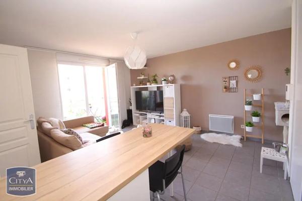 Appartement à louer 2 pièces 45m² Réhon (54430)