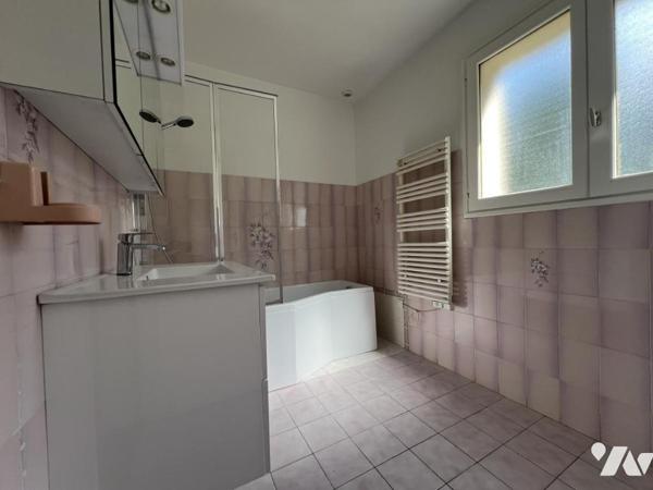 LANGUIDIC néo-bretonne de tpe 7 sur 1617 M² de terrain