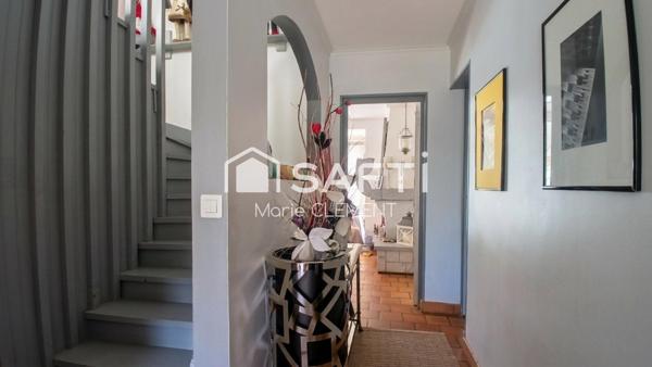 Maison individuelle de 150 m2 avec 6 chambres sur un terrain de 540 m2 et un sous sol total