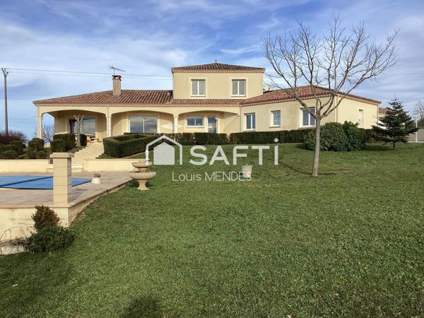 très belle propriété au calme avec terrain arboré