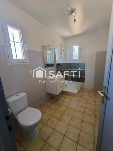 Maison 3 faces, 3 belles chambres, grand garage, piscine et jardin.