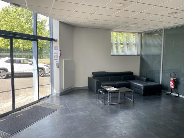A LOUER SURFACES DE BUREAUX DE 18 M2 À 85 M2 - VERNEUIL EN HALATTE - PARC ALATA