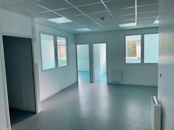 A LOUER SURFACES DE BUREAUX DE 18 M2 À 85 M2 - VERNEUIL EN HALATTE - PARC ALATA