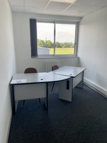 A LOUER SURFACES DE BUREAUX DE 18 M2 À 85 M2 - VERNEUIL EN HALATTE - PARC ALATA