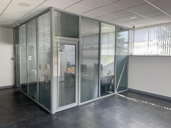 A LOUER SURFACES DE BUREAUX DE 18 M2 À 85 M2 - VERNEUIL EN HALATTE - PARC ALATA