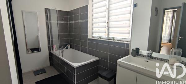 Maison à vendre 6 pièces 146 m² Neuville-de-Poitou