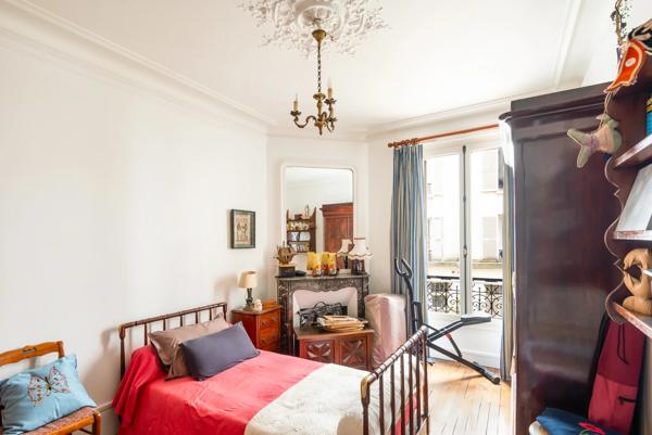 Appartement Paris 18e - BARBÈS / CHRISTIANI