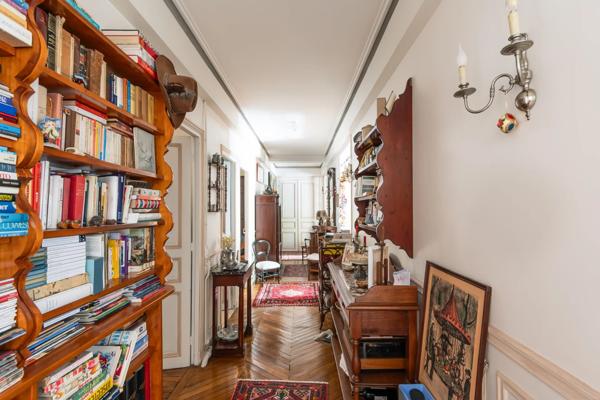 Appartement Paris 18e - BARBÈS / CHRISTIANI