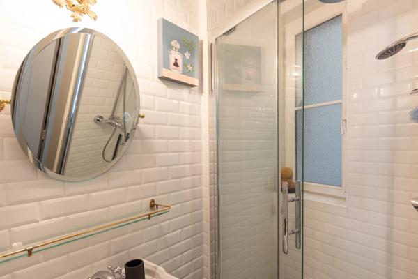 Appartement Paris 18e - BARBÈS / CHRISTIANI