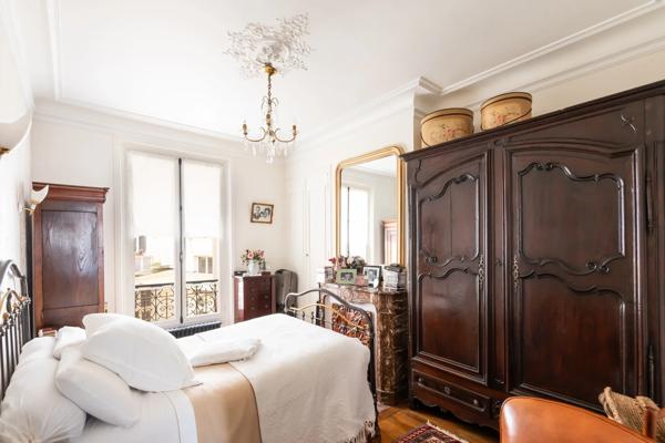 Appartement Paris 18e - BARBÈS / CHRISTIANI