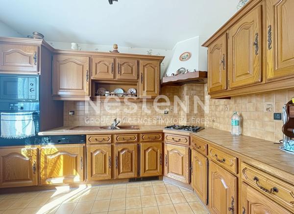 A vendre à MORANGIS, maison de 7 pièces avec 4 chambres et sous-sol total
