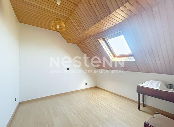 A vendre à MORANGIS, maison de 7 pièces avec 4 chambres et sous-sol total