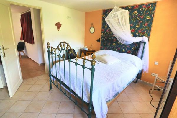 Cotignac: maison T5 de 165m2 sur terrain 1500m2