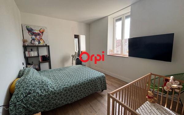 Maison à vendre    5 pièces •  Saint-Agnant