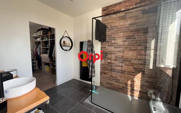 Maison à vendre    5 pièces •  Saint-Agnant