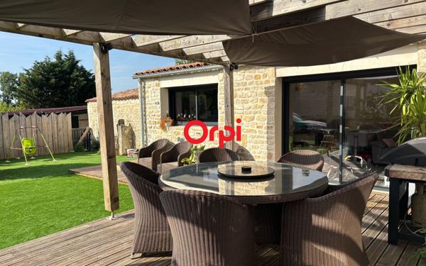 Maison à vendre    5 pièces •  Saint-Agnant