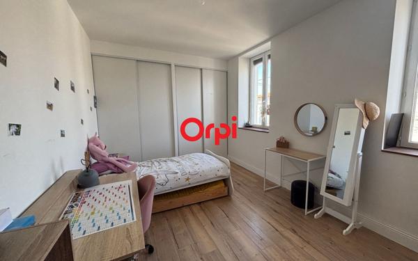 Maison à vendre    5 pièces •  Saint-Agnant