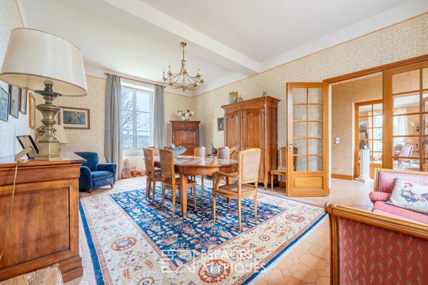 Maison de maître avec son parc en coeur de ville