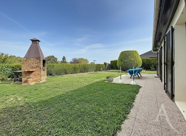 Maison Mantes La Ville de plain pieds 4 chambres et 460m² de terrain