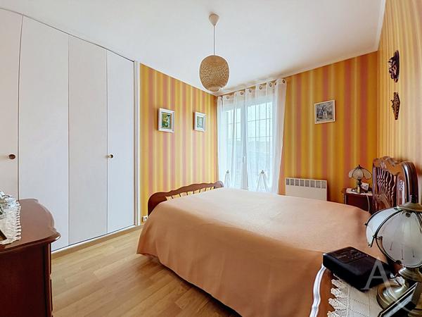Maison Mantes La Ville de plain pieds 4 chambres et 460m² de terrain