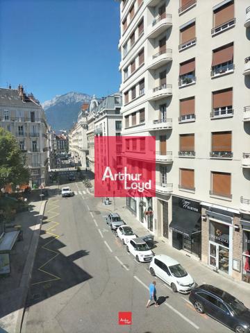 Bureaux à louer à Grenoble centre ville avec parkings et accès transports