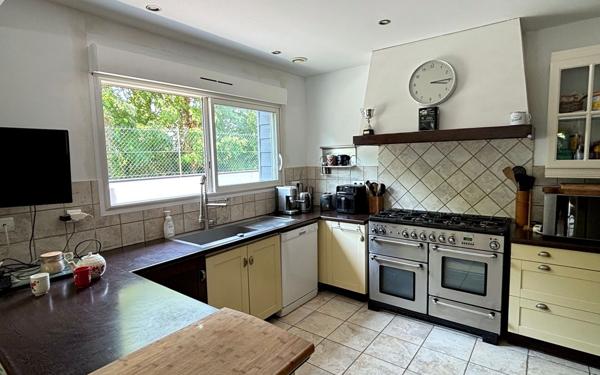 Maison à vendre    6 pièces •  Breuillet