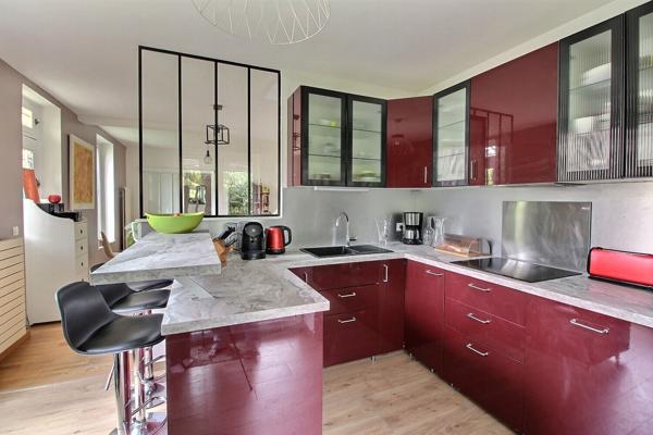 Maison Massy 106 m² environ édifiée sur terrain de 306 m² garage, remise et cave