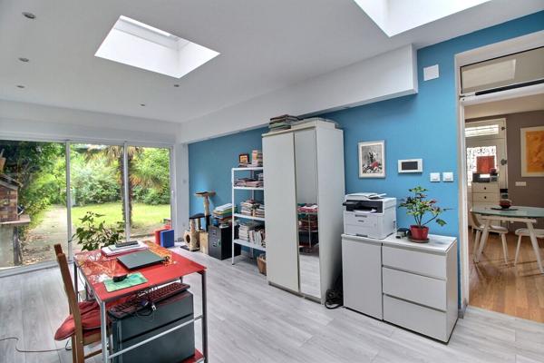 Maison Massy 106 m² environ édifiée sur terrain de 306 m² garage, remise et cave