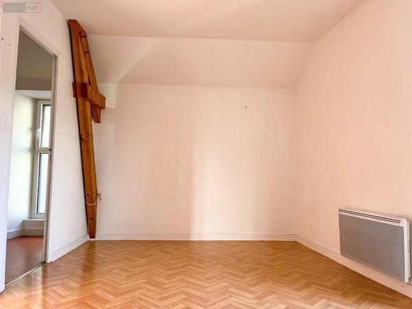 Local professionnel à louer à Hédé Bazouges en Ille-et-Vilaine (35630), ref : 020/618