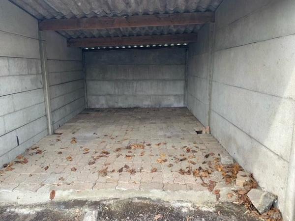 Stationnement à louer  •  15 m2 Le Creusot