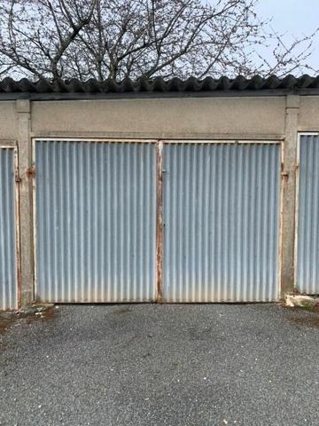 Stationnement à louer  •  15 m2 Le Creusot