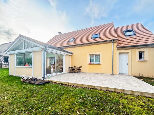 Maison individuelle sur 1003m2 - DPE C - avec piscine