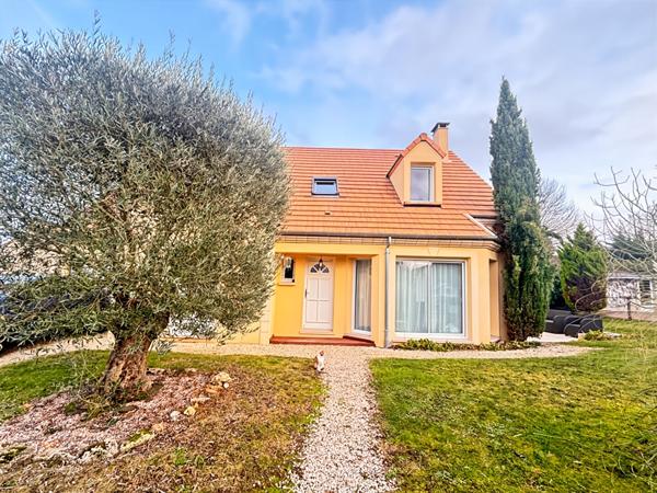 Maison individuelle sur 1003m2 - DPE C - avec piscine