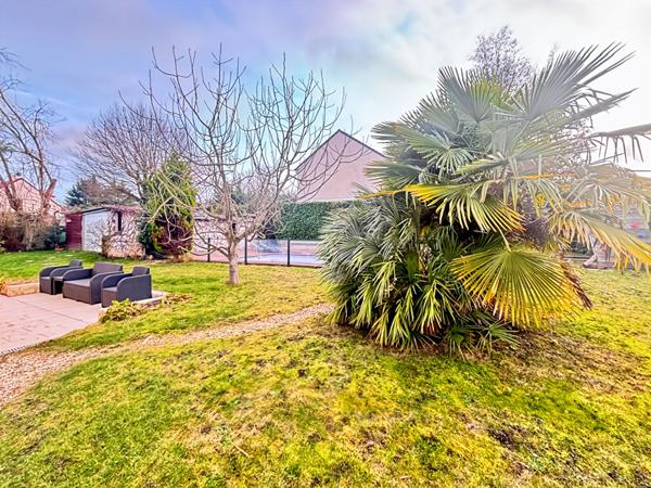 Maison individuelle sur 1003m2 - DPE C - avec piscine