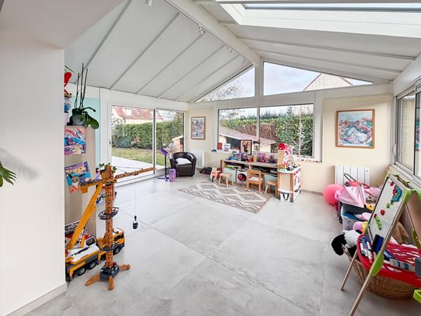 Maison individuelle sur 1003m2 - DPE C - avec piscine