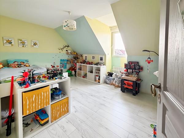 Maison individuelle sur 1003m2 - DPE C - avec piscine