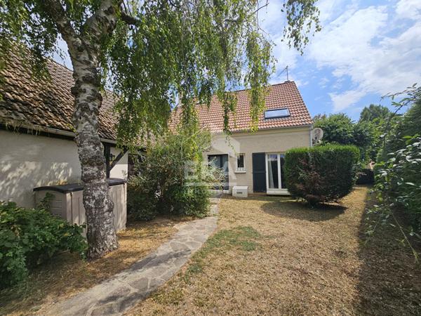 Maison d'Exception à Crespières : Harmonie et Sérénité au Coeur de la Nature