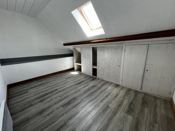 Maison à louer 740 € CC Civray 4 p 86 m² DPE D
