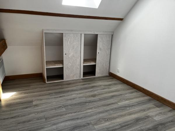 Maison à louer 740 € CC Civray 4 p 86 m² DPE D