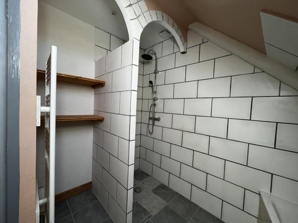 Maison à louer 740 € CC Civray 4 p 86 m² DPE D