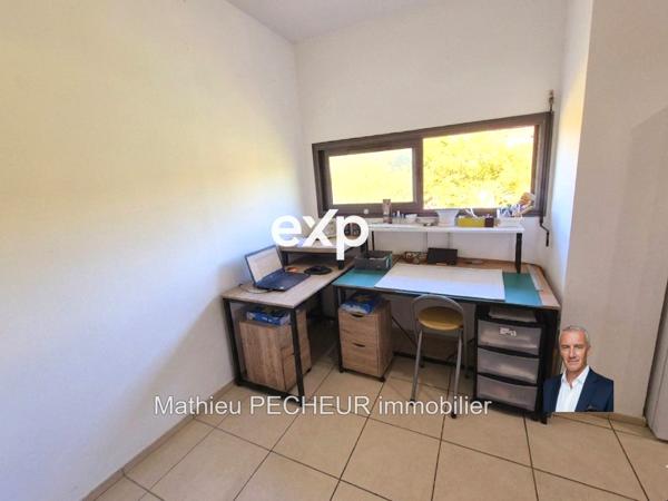 Saint-Paul / L’étang / Appartement T2 50 m2 + Varangue 25 m2 avec vue dégagée + 1 Parking
