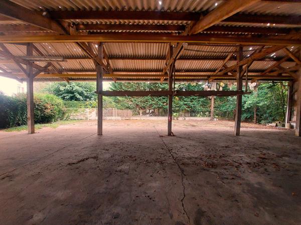 Bardos (64520) Bardos - Terrain constructible avec hangar