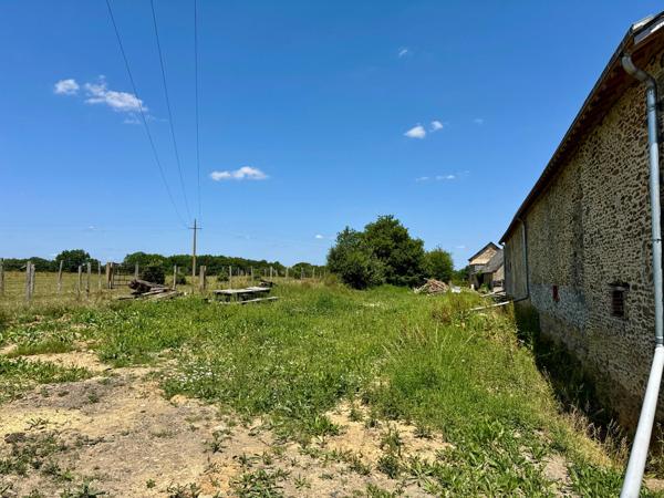Longère à rénover avec terrain