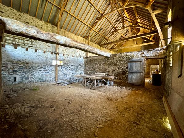 Longère à rénover avec terrain