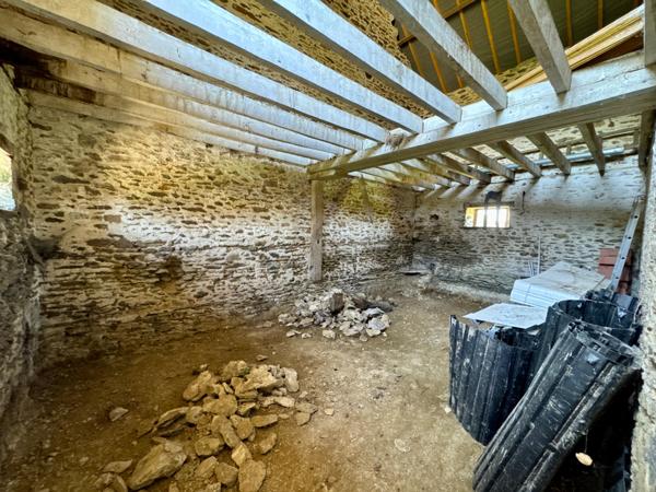 Longère à rénover avec terrain